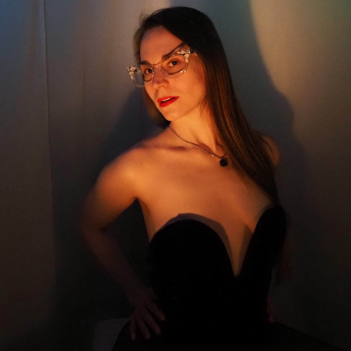 Obey Lady Ashley – Hypnotic Goddesses